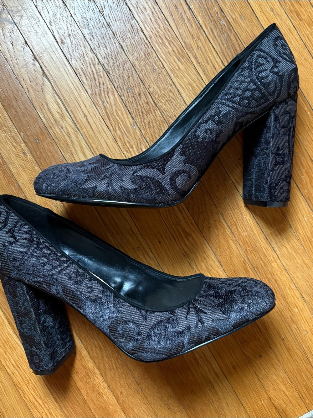 Nine West Black Textured Floral Block Heel Pumps